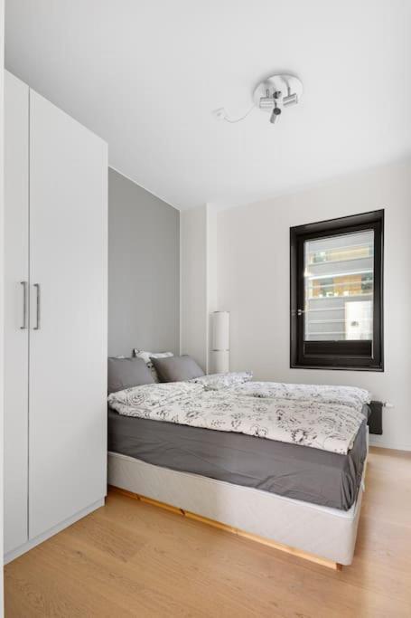 Modern 3Bed Room Sea View Apartment @ Oslo Barcode Экстерьер фото