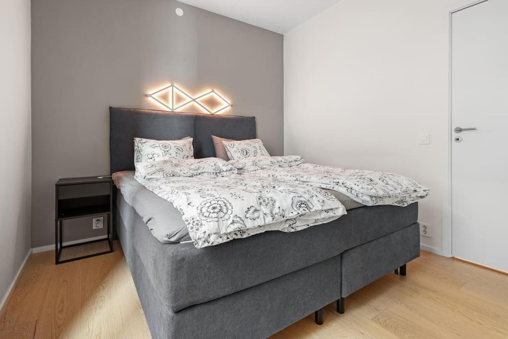 Modern 3Bed Room Sea View Apartment @ Oslo Barcode Экстерьер фото