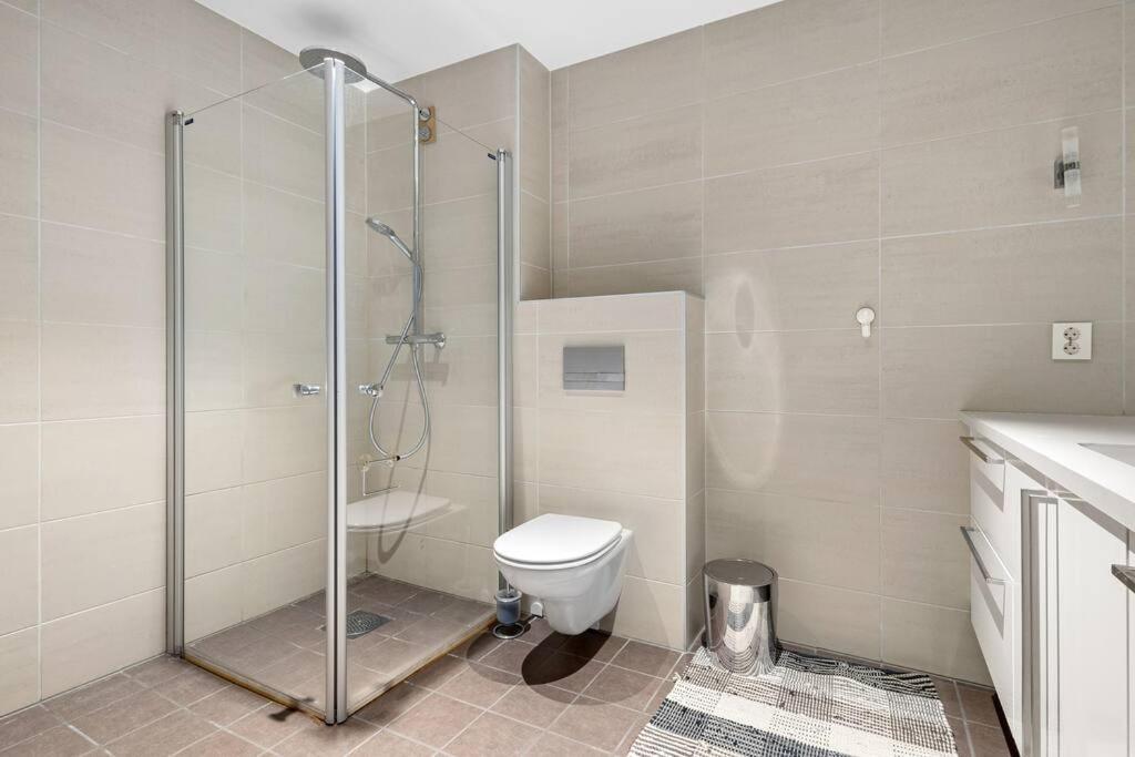 Modern 3Bed Room Sea View Apartment @ Oslo Barcode Экстерьер фото