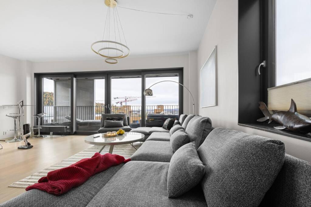 Modern 3Bed Room Sea View Apartment @ Oslo Barcode Экстерьер фото