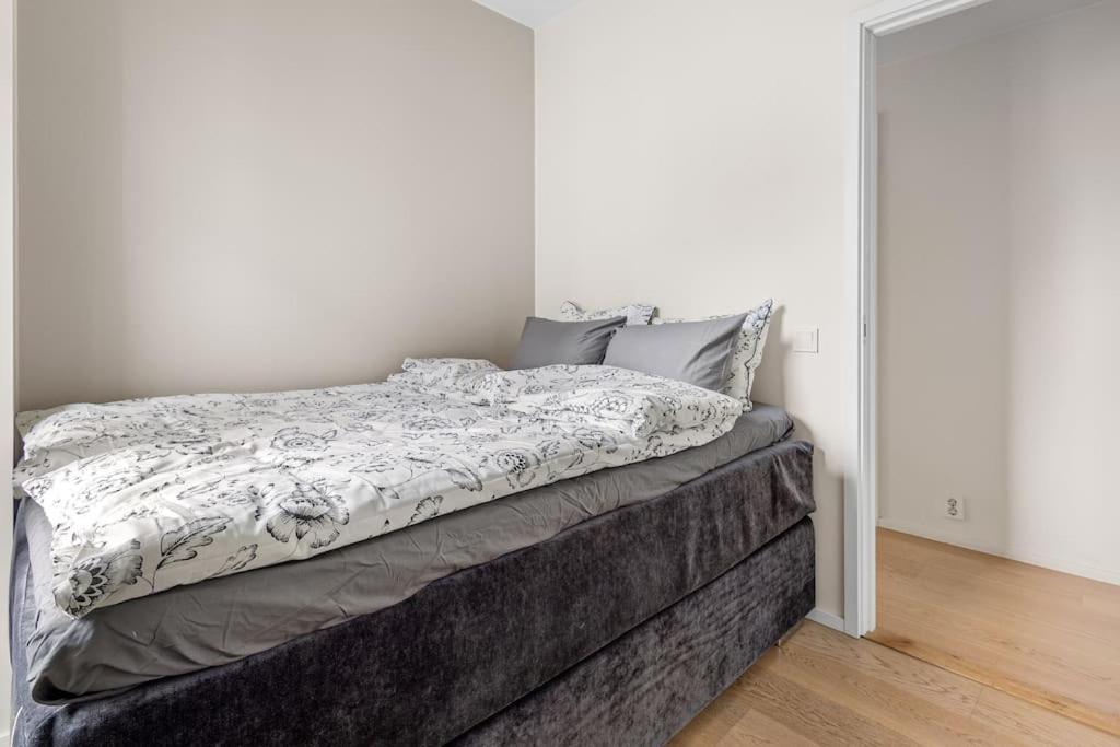 Modern 3Bed Room Sea View Apartment @ Oslo Barcode Экстерьер фото